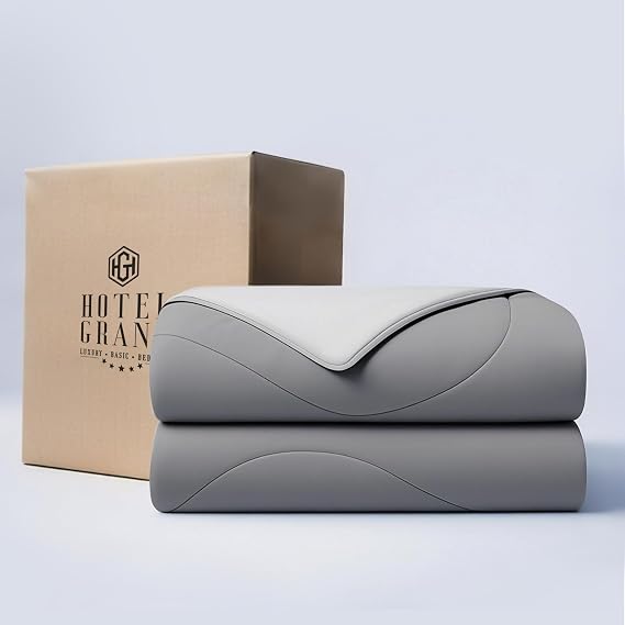 Hotel Grand Cooling Comforter for Hot Sleepers, Cooling Blankets King Size, Q-Max>0.4, Breathable and Soft, Lightweight Blankets for Summer (Grey, 106"x90", Packed with Cooling Pillowcase)