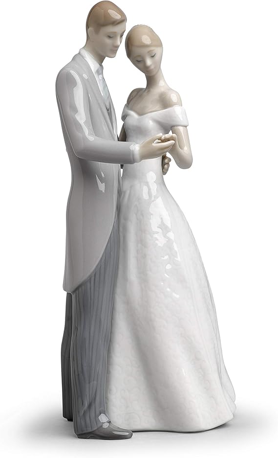 LLADRO Porcelain Figurine of a Wedding Couple United Forever. Decorative Groom and Bride Wedding in Glossy Porcelain.