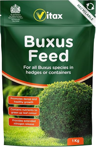 Buxus Feed Fertiliser Suitable For Hedges & Containers Prevents Box Blight, Nutrient Deficiency & Pests Extended Nitrogen Release Encourages Healthy Growth 1kg Pouch