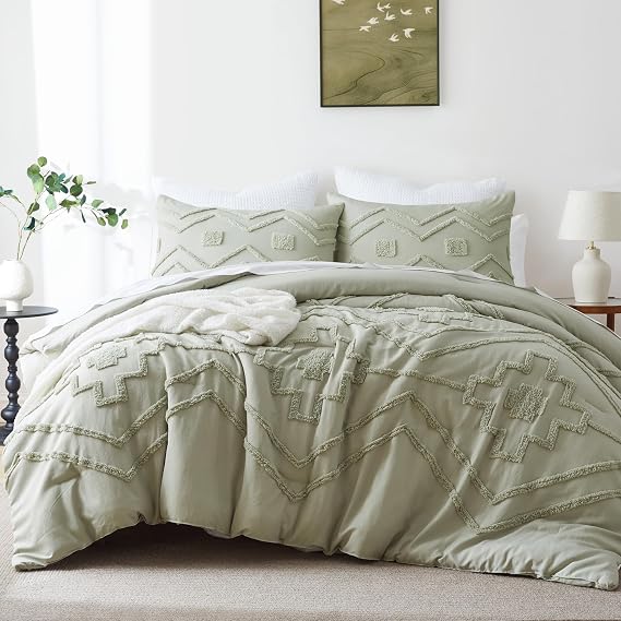 Oli Anderson Tufted Boho King Comforter Set, Mist Sage, 3 Pieces
