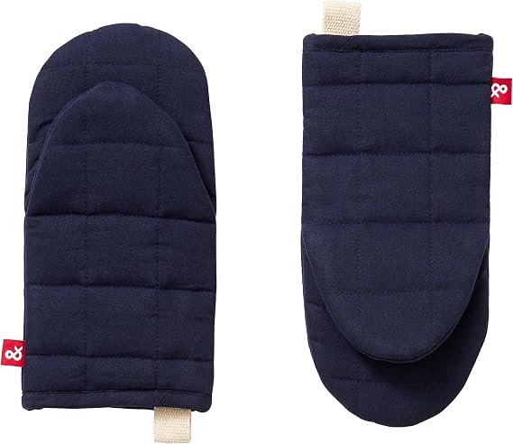 Hedley & Bennett Oven Mitts - Heat Resistant Kitchen Mittens - Baking Gloves with Hanging Loop - 100% Cotton Outer and Lining; 100% Polyester Filling - Blueberry Blue