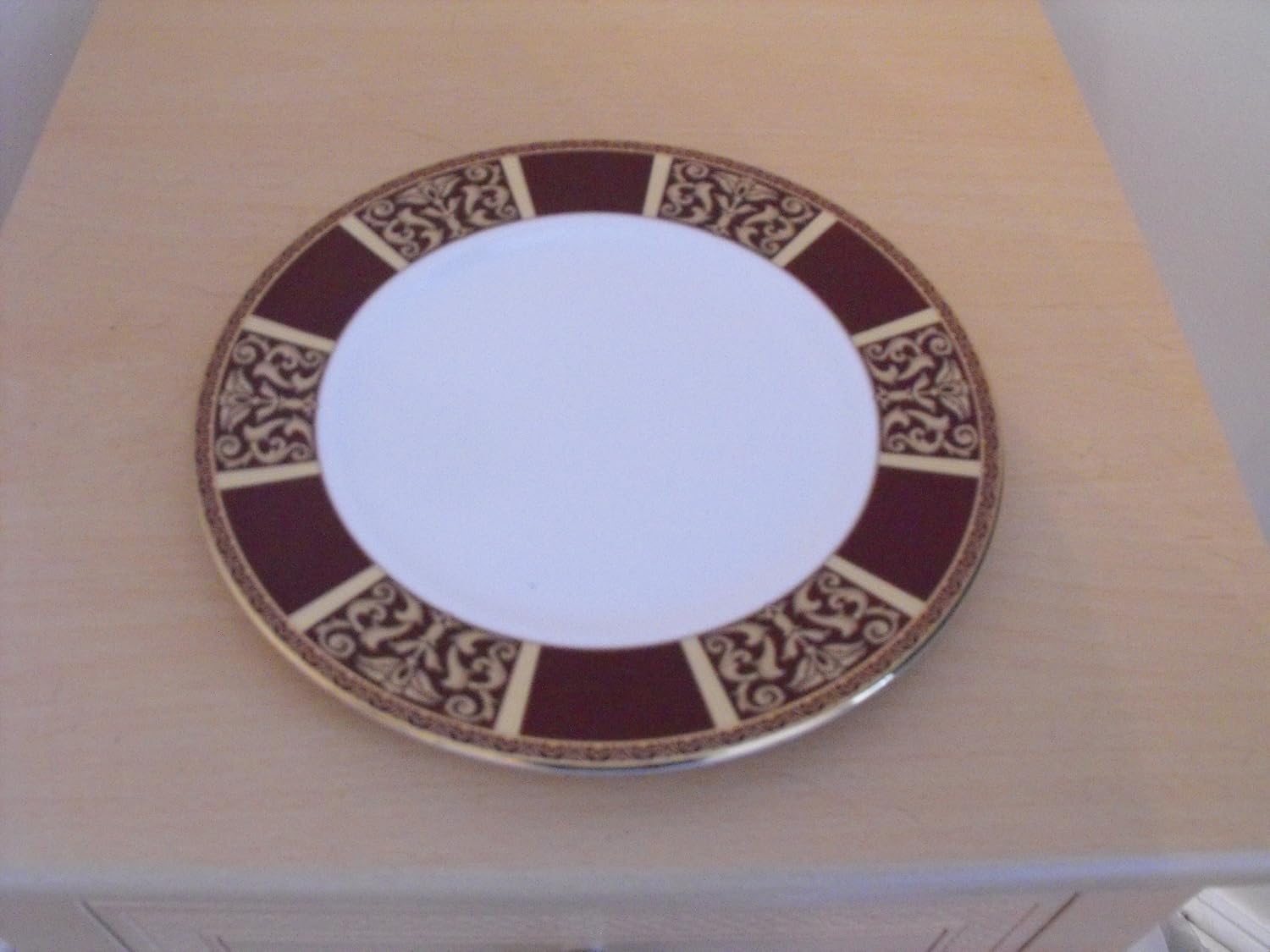 Royal Doulton Tennyson 9-Inch Accent Plate